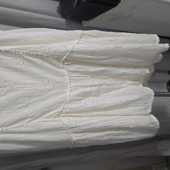 Aerie Eyelet Dress size L, adjustable straps.  off white, knee-length lightweigh - Picture 6 of 11